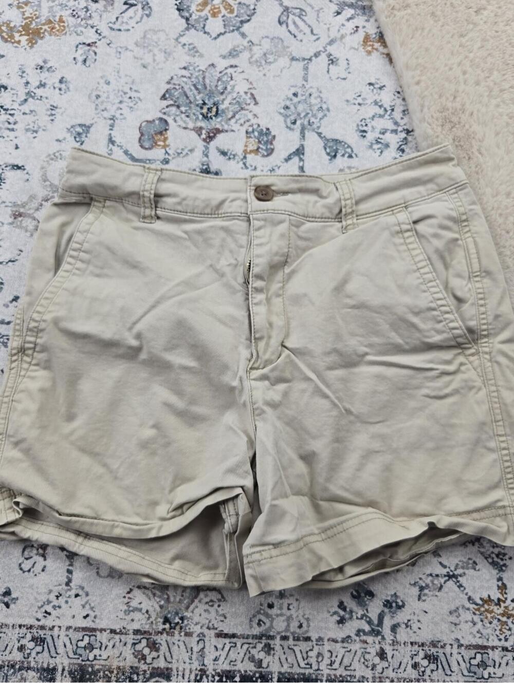 GAP Girlfriend Khaki Shorts Women 2